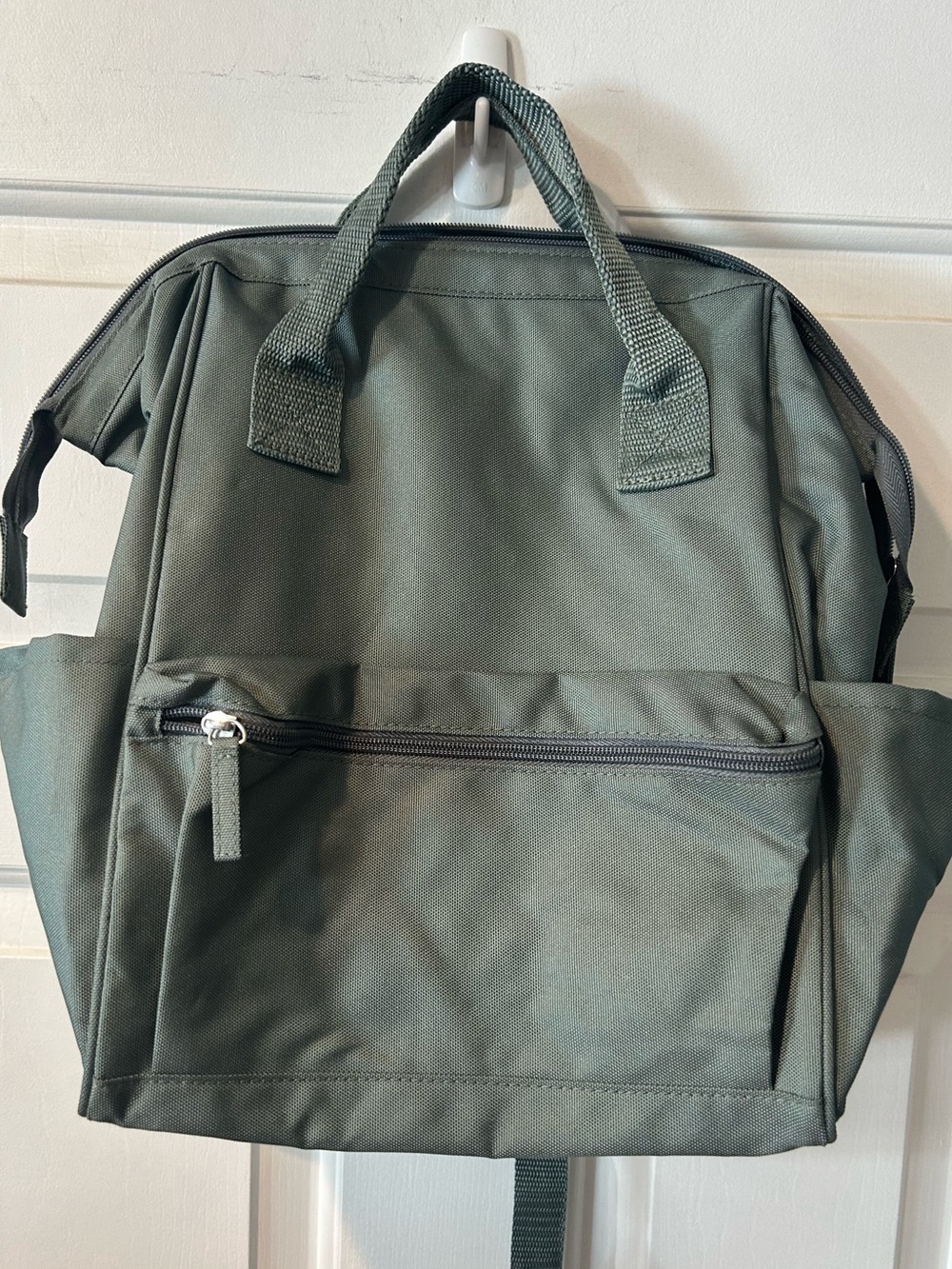 DSW Designer Shoe Warehouse Backpack – Olive – New Without Tags – Multi-pocket